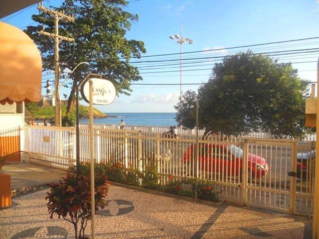 Excelente Apartamento 1/4 e Sala na Barra Salvador Bagian luar foto