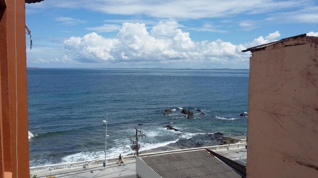 Excelente Apartamento 1/4 e Sala na Barra Salvador Bagian luar foto